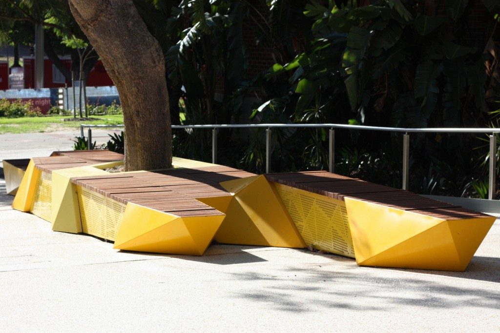 The seating element in the walkway